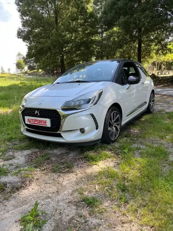 Branco Usado 2016 DS Automobiles DS3 Be Chic Coupé | € 14.000 (Preço elevado) - Imagem 1/4