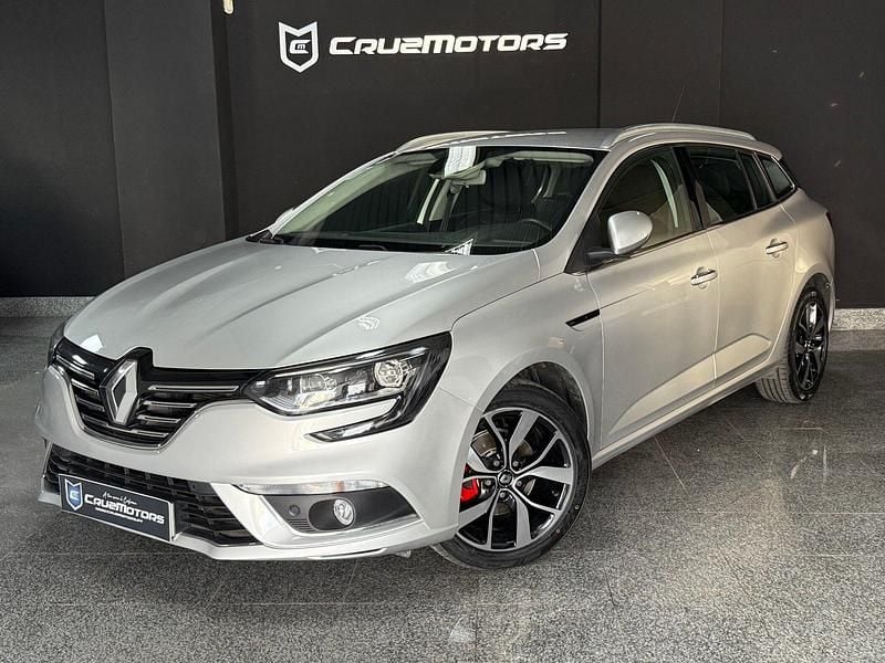 Cinza Usado 2020 Renault Mégane GrandTour Intens Carrinha | € 17.900 (Preço justo) - Imagem 1/4