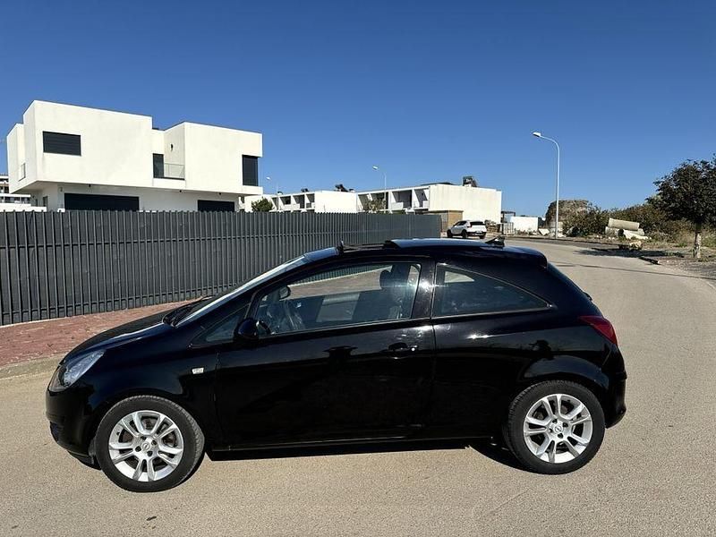 Usado Opel Astra GTC 90 HP (66 kW) 2008