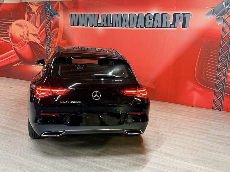 Usado Mercedes CLA250e Shooting Brake Progressive 218 HP (160 kW) 2021 Preto Carrinha