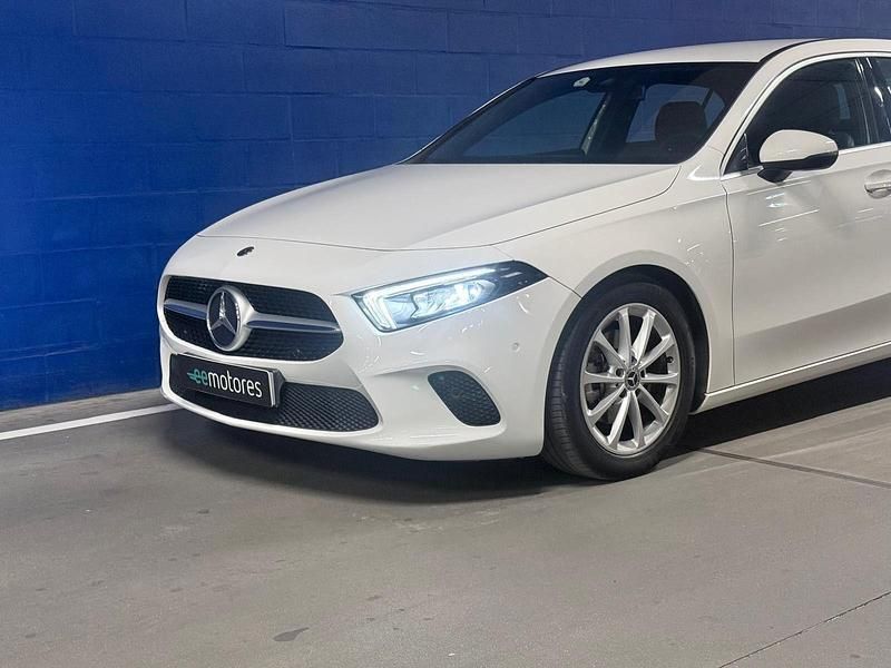 Branco Usado 2018 Mercedes A180 Style | € 23.500 (Preço justo) - Imagem 1/4