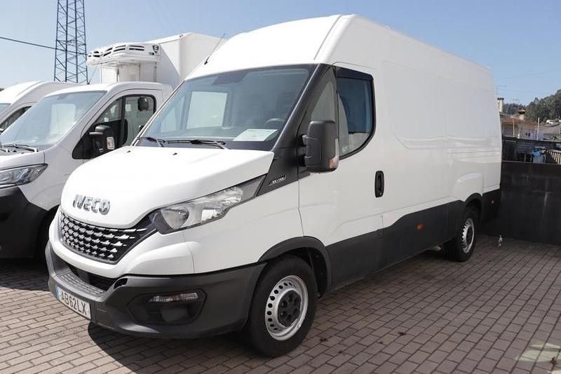 Branco Usado 2020 Iveco Daily | € 22.750 (Bom preço) - Imagem 1/4