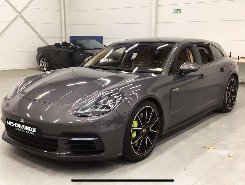 Usado Porsche Panamera Sport Turismo 462 HP (339 kW) 2018 Cinzento