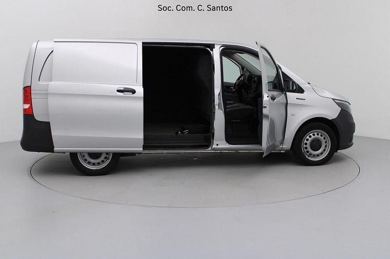 Usado Mercedes e-Vito 85 kW (116 HP) 2023 Cinza Monovolume