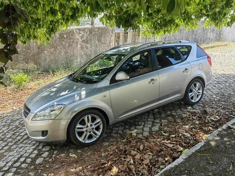 Cinzento Usado 2008 Kia Ceed Sportswagon Carrinha | € 4.850 (Bom preço) - Imagem 1/4