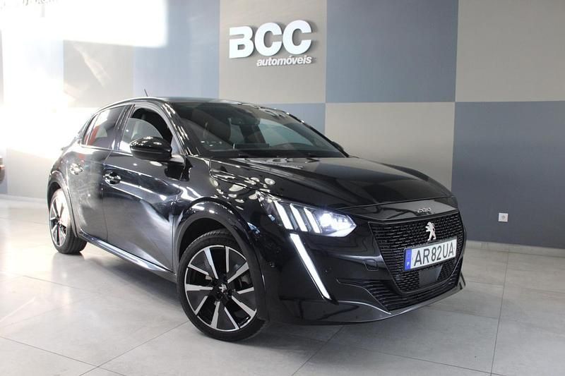 Preto Usado 2022 Peugeot e-208 GT-line Citadino | € 18.990 (Preço justo) - Imagem 1/4