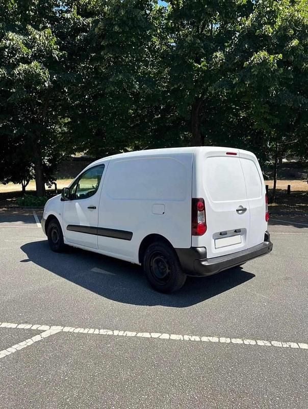 Usado Citroën Berlingo 75 HP (55 kW) 2016 Branco Monovolume