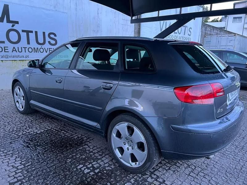 Usado Audi A3 Ambiente 140 HP (102 kW) 2004 Cinza antracite Citadino