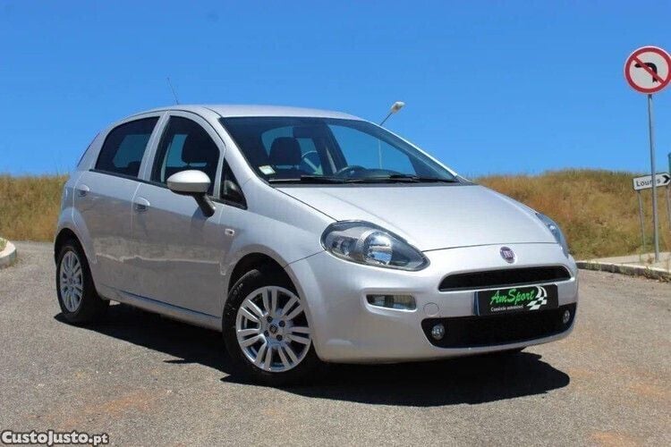 Cinza Usado 2018 Fiat Punto Lounge Citadino | € 10.450 (Preço justo) - Imagem 1/1