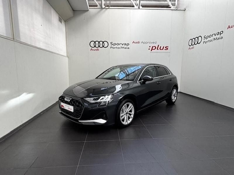 Cinza Usado 2025 Audi A3 Advanced Sedan | € 30.990 - Imagem 1/4
