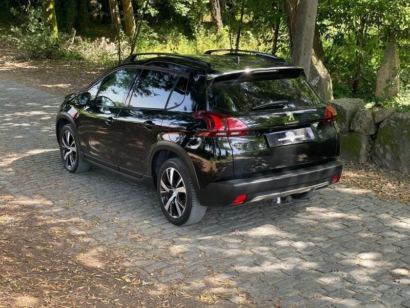 Usado Peugeot 2008 GT-line 110 HP (80 kW) 2018 Preto SUV