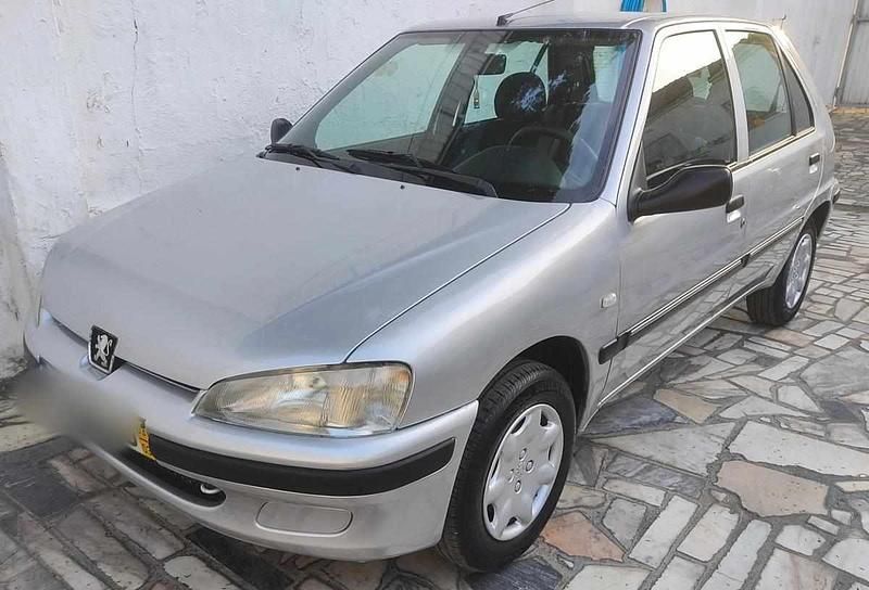 Cinzento Usado 2003 Peugeot 106 Citadino | € 2.180 - Imagem 1/4