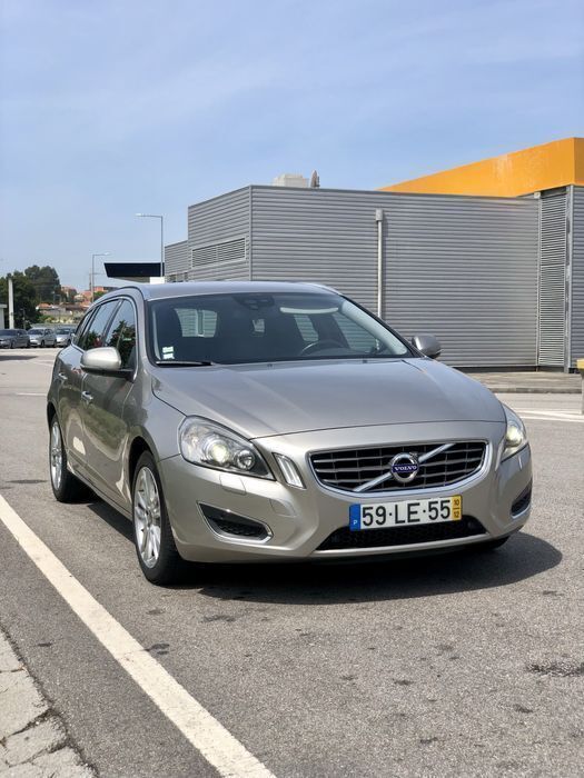 Usado 2012 Volvo V60 Summum Carrinha | € 12.750 (Preço justo) - Imagem 1/4