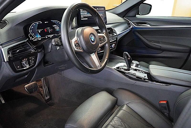 Usado BMW 530 iPerformance 292 HP (214 kW) 2023 Cinza Sedan