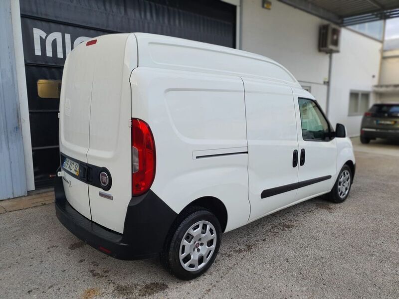 Usado Fiat Doblò 120 HP (88 kW) 2019 Branco Monovolume