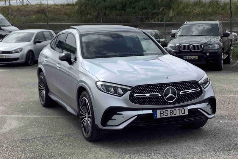 Prateado Novo 2025 Mercedes GLC300 SUV | € 80.650 (Preço justo) - Imagem 1/4