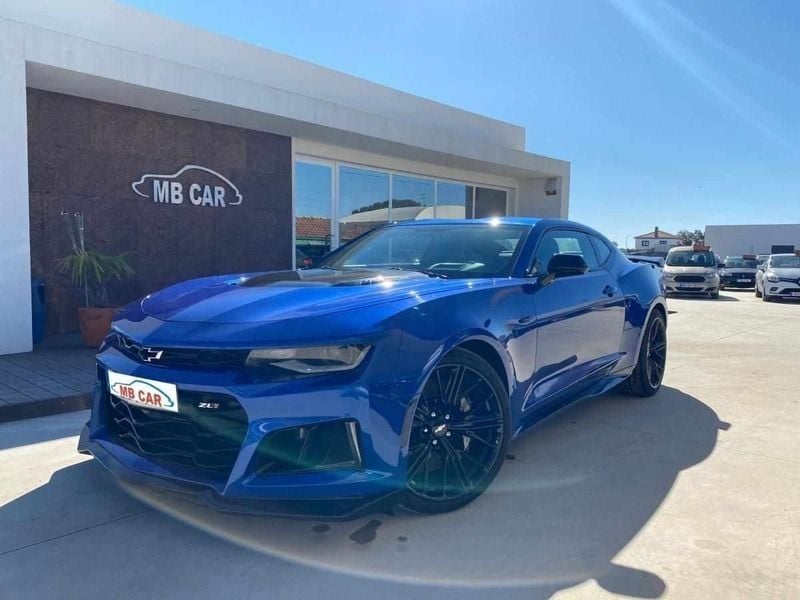 Azul Usado 2018 Chevrolet Camaro | € 124.990 - Imagem 1/4