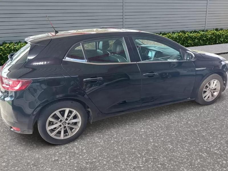 Usado Renault Mégane IV Intens 110 HP (80 kW) 2016 Preto Citadino