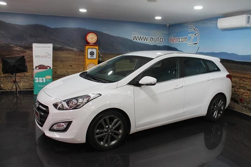 Branco Usado 2016 Hyundai i30 Style Carrinha | € 12.500 (Preço justo) - Imagem 1/4