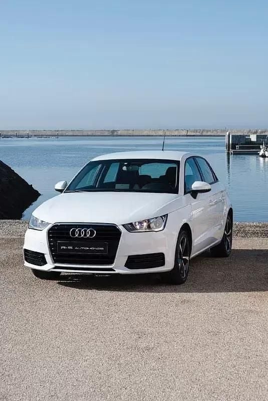 Branco Usado 2017 Audi A1 Sport Citadino | € 14.000 (Preço justo) - Imagem 1/4