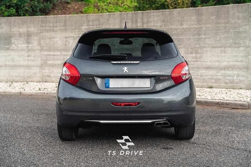 Usado Peugeot 208 GTi 200 HP (147 kW) 2014 Cinzento Citadino