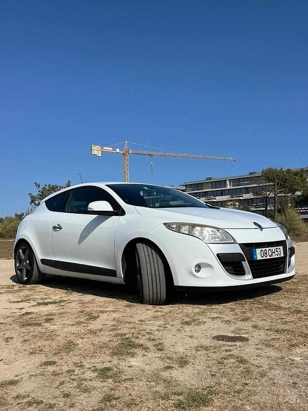 Branco Usado 2009 Renault Mégane GrandTour Carrinha | € 7.600 (Caro) - Imagem 1/4