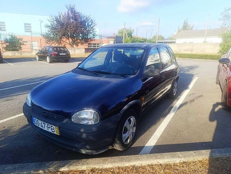 Usado 2000 Opel Corsa Sedan | € 2.800 - Imagem 1/4