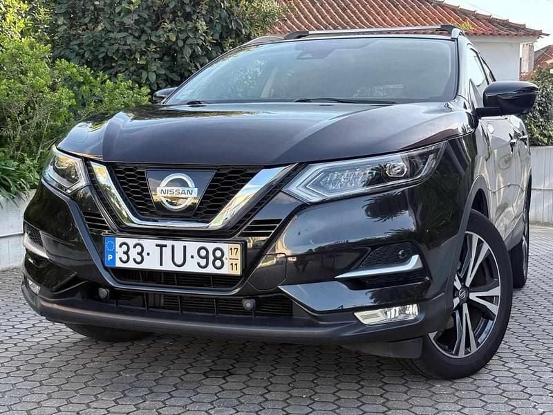 Usado Nissan Qashqai N-Connecta 115 HP (84 kW) 2017 Preto SUV