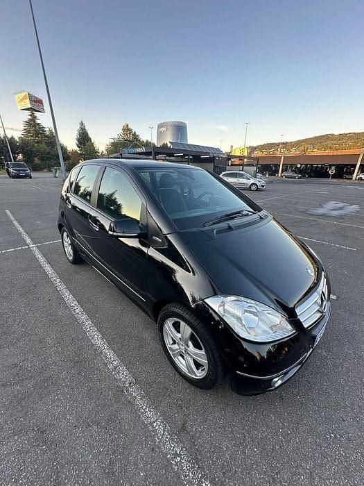 Usado 2009 Mercedes A160 Sedan | € 6.590 (Caro) - Imagem 1/4