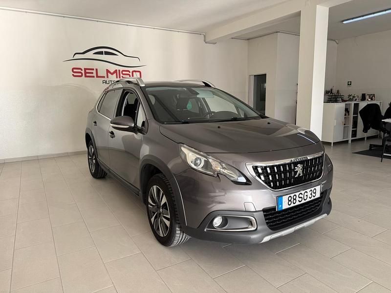 Usado Peugeot 2008 120 HP (88 kW) 2016 Cinzento SUV
