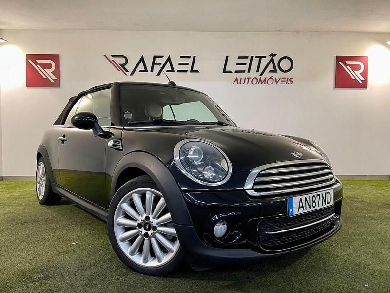 Usado Mini Cooper D Cabriolet 112 HP (82 kW) 2011 Preto Cabrios