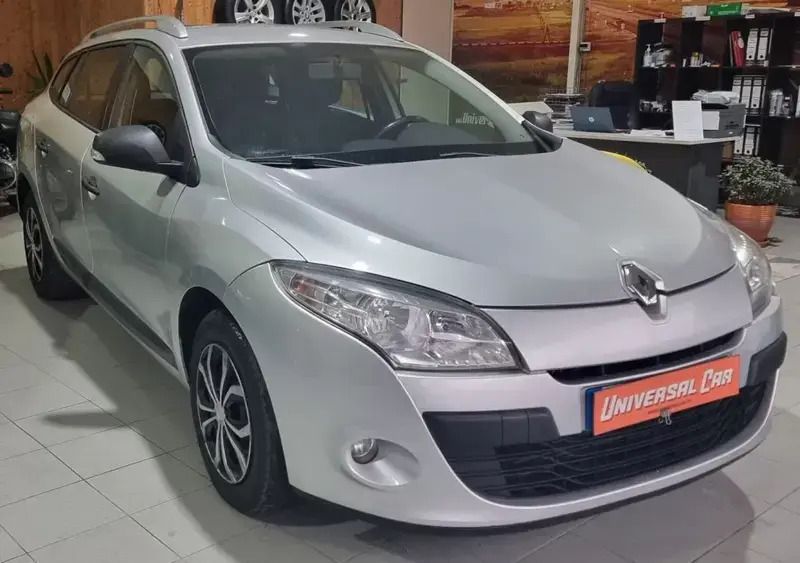 Cinza prata Usado 2011 Renault Mégane GrandTour LIMITED Carrinha | € 6.900 (Preço justo) - Imagem 1/4