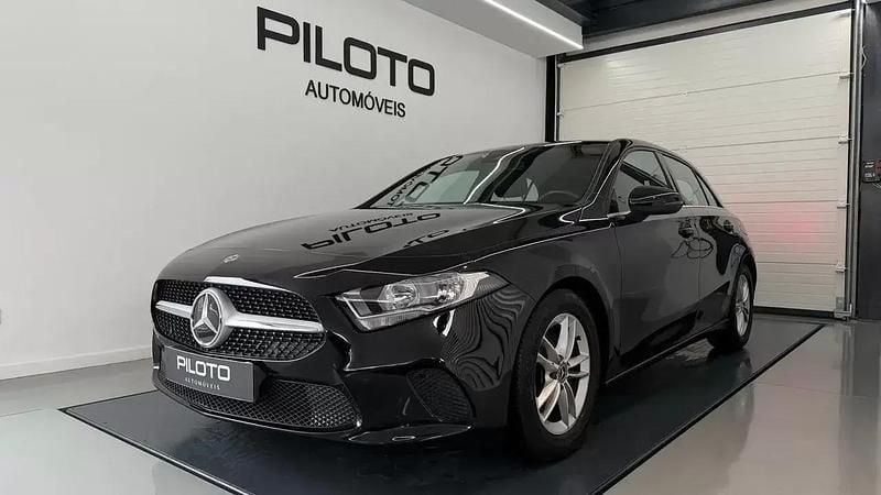 Preto Usado 2019 Mercedes A180 Progressive Citadino | € 17.990 (Preço justo) - Imagem 1/4