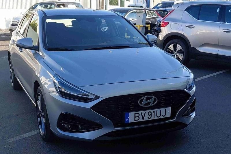 Cinzento Novo 2025 Hyundai i30 Style Citadino | € 26.493 (Preço justo) - Imagem 1/4