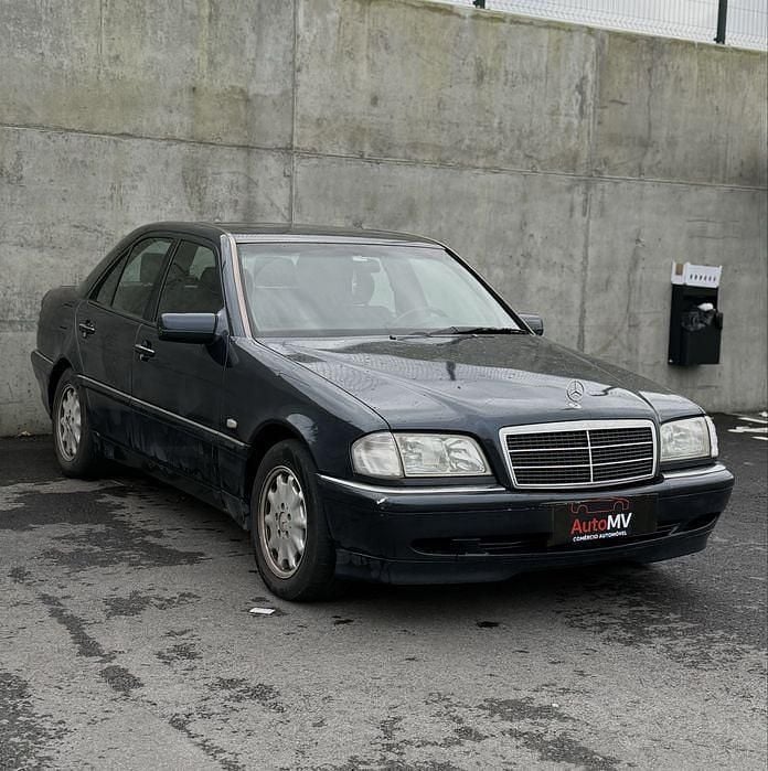 Usado 1999 Mercedes C220 Elegance Sedan | € 2.750 - Imagem 1/4