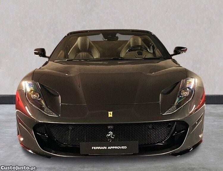Cinza Usado 2021 Ferrari 812 Sedan | € 479.800 - Imagem 1/1