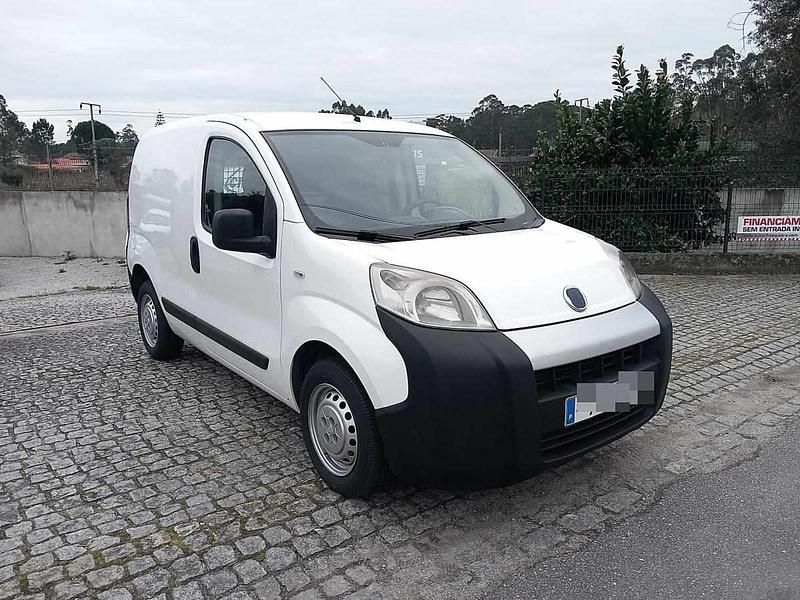 Branco Usado 2009 Fiat Fiorino Monovolume | € 4.800 - Imagem 1/4