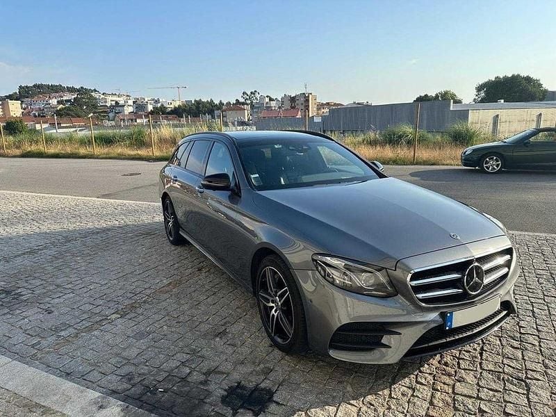 Usado 2017 Mercedes E350 Sedan | € 25.590 - Imagem 1/4