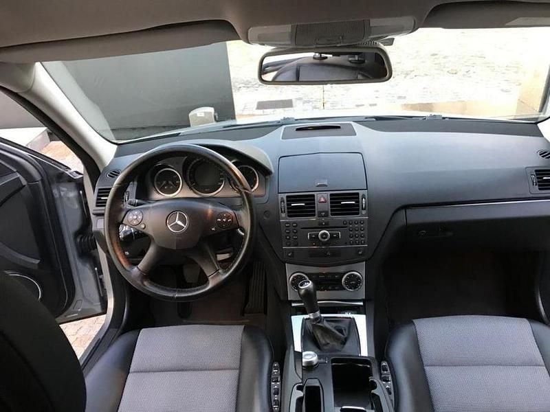 Usado 2010 Mercedes C220 Sedan | € 7.900 - Imagem 1/4
