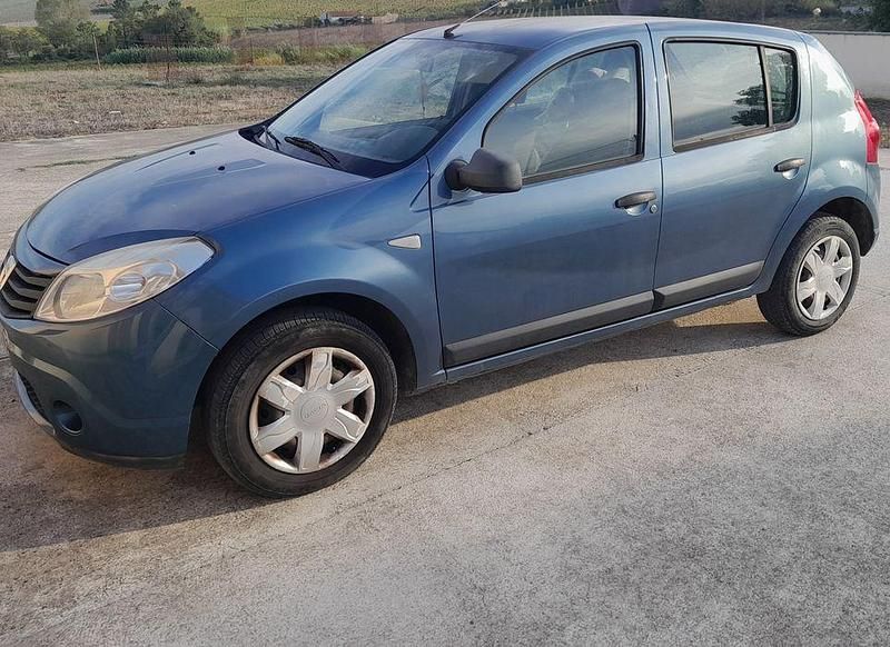 Usado 2008 Dacia Sandero Citadino | € 3.500 - Imagem 1/4
