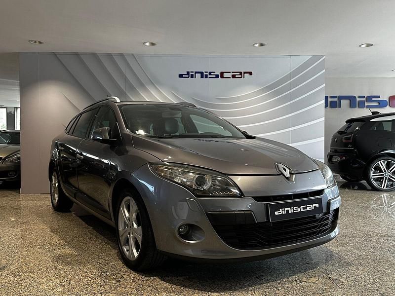 Cinza Usado 2010 Renault Mégane GrandTour Bose Edition Carrinha | € 7.900 (Caro) - Imagem 1/4