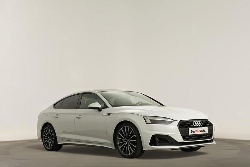Branco Usado 2023 Audi A5 Sportback Advanced Citadino | € 47.990 (Preço justo) - Imagem 1/4