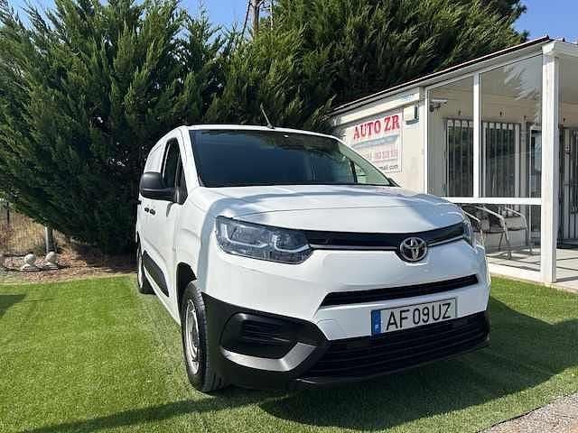 Usado Toyota Proace 102 HP (75 kW) 2021 Branco Monovolume
