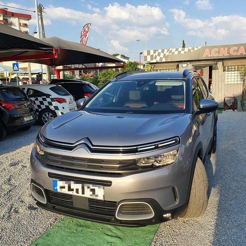 Antracite Usado 2020 Citroën C5 Aircross Shine SUV | € 21.950 - Imagem 1/4