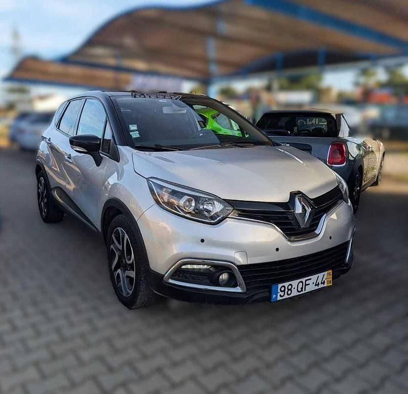 Cinzento Usado 2015 Renault Captur SUV | € 11.500 (Bom preço) - Imagem 1/4