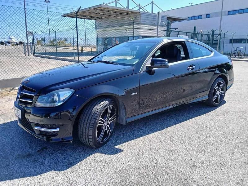 Preto Usado 2014 Mercedes C220 Coupé | € 19.000 - Imagem 1/4