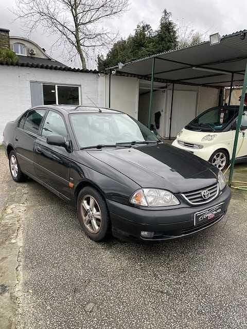 Usado Toyota Avensis Executive 110 HP (80 kW) 2000 Sedan