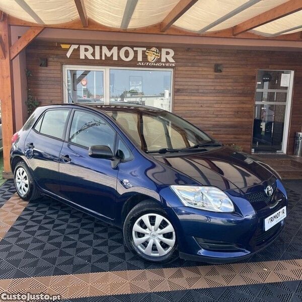 Azul Usado 2007 Toyota Auris Sedan | € 7.490 (Preço justo) - Imagem 1/1