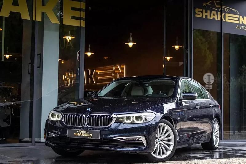Preto Usado 2017 BMW 520 Luxury Line Sedan | € 19.990 (Preço justo) - Imagem 1/4