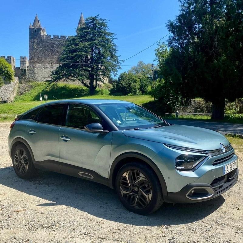 Azul Usado 2021 Citroën C4 PureTech Citadino | € 18.990 (Preço justo) - Imagem 1/4